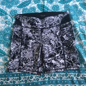 NWOT Calvin Klein women’s athletic shorts - size L